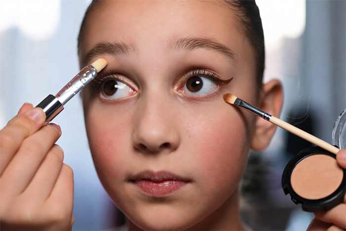 ابروها و چشم‌های ملایم (۱۰ دقیقه)